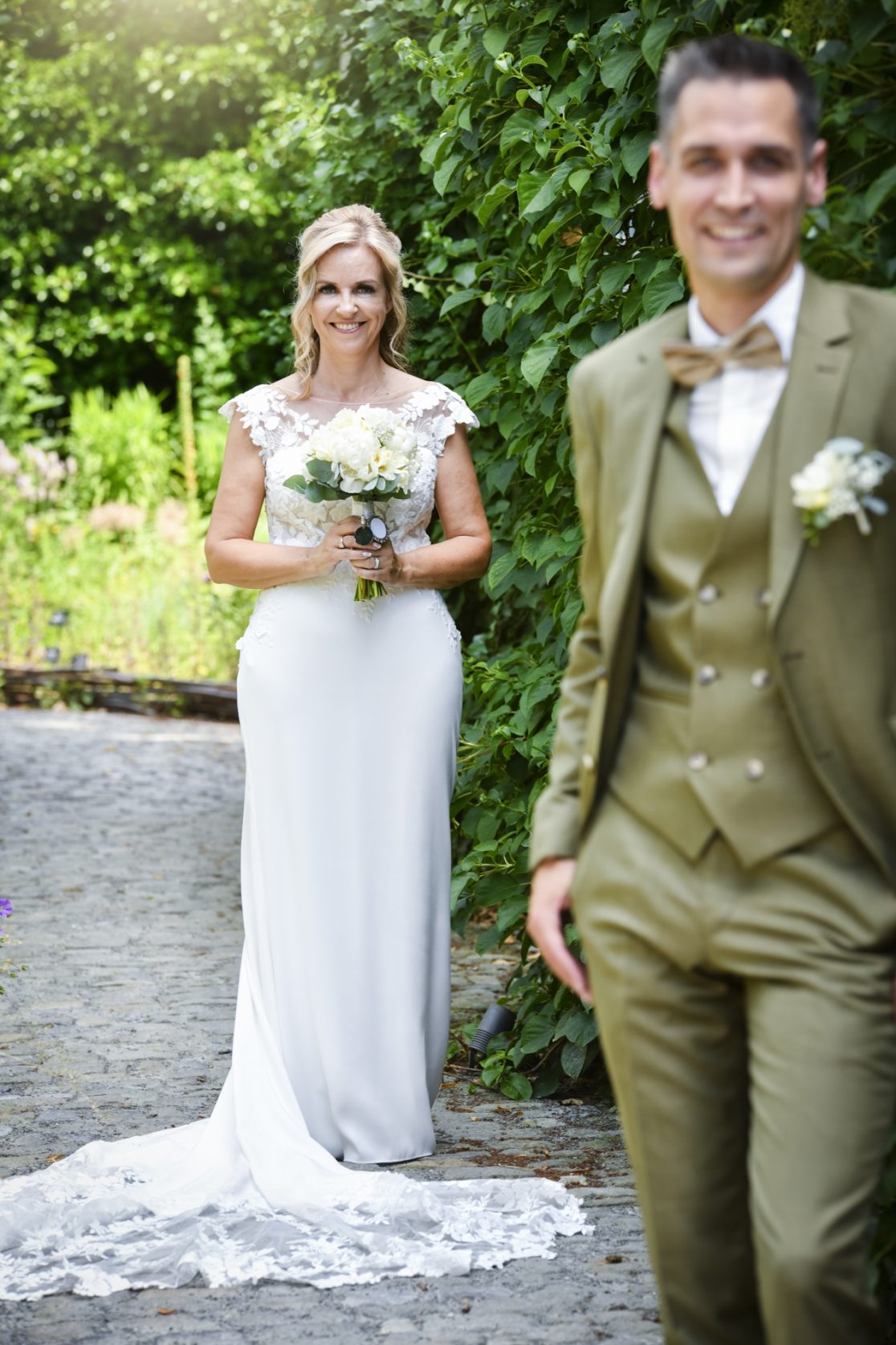 Moment uit het huwelijk van Wim en Mieke bij Hof ter Saksen, gefotografeerd door Fotografie Magnus.